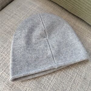 NWT Babaton Heather Light Gray Cashmere Beanie
